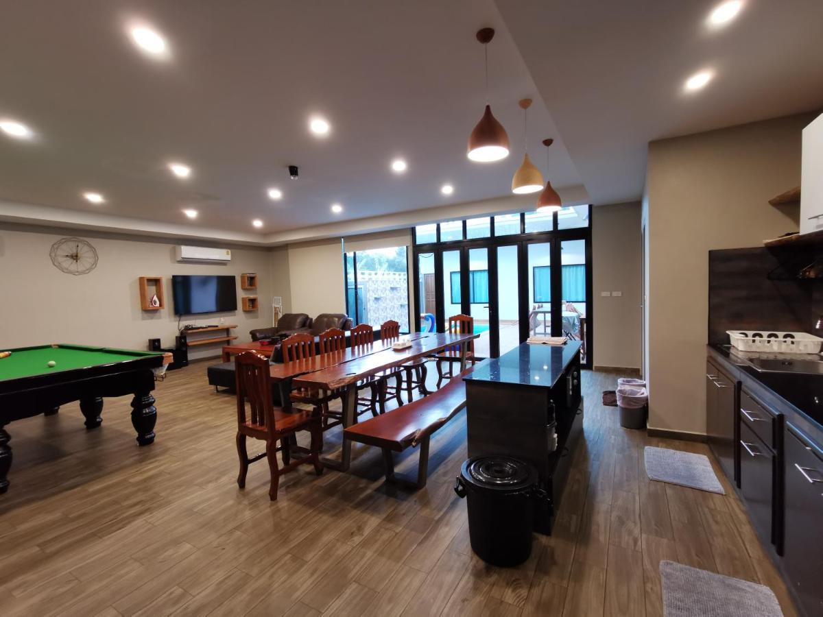 Villa Thepprasit Cosy à Jomtien Beach Extérieur photo