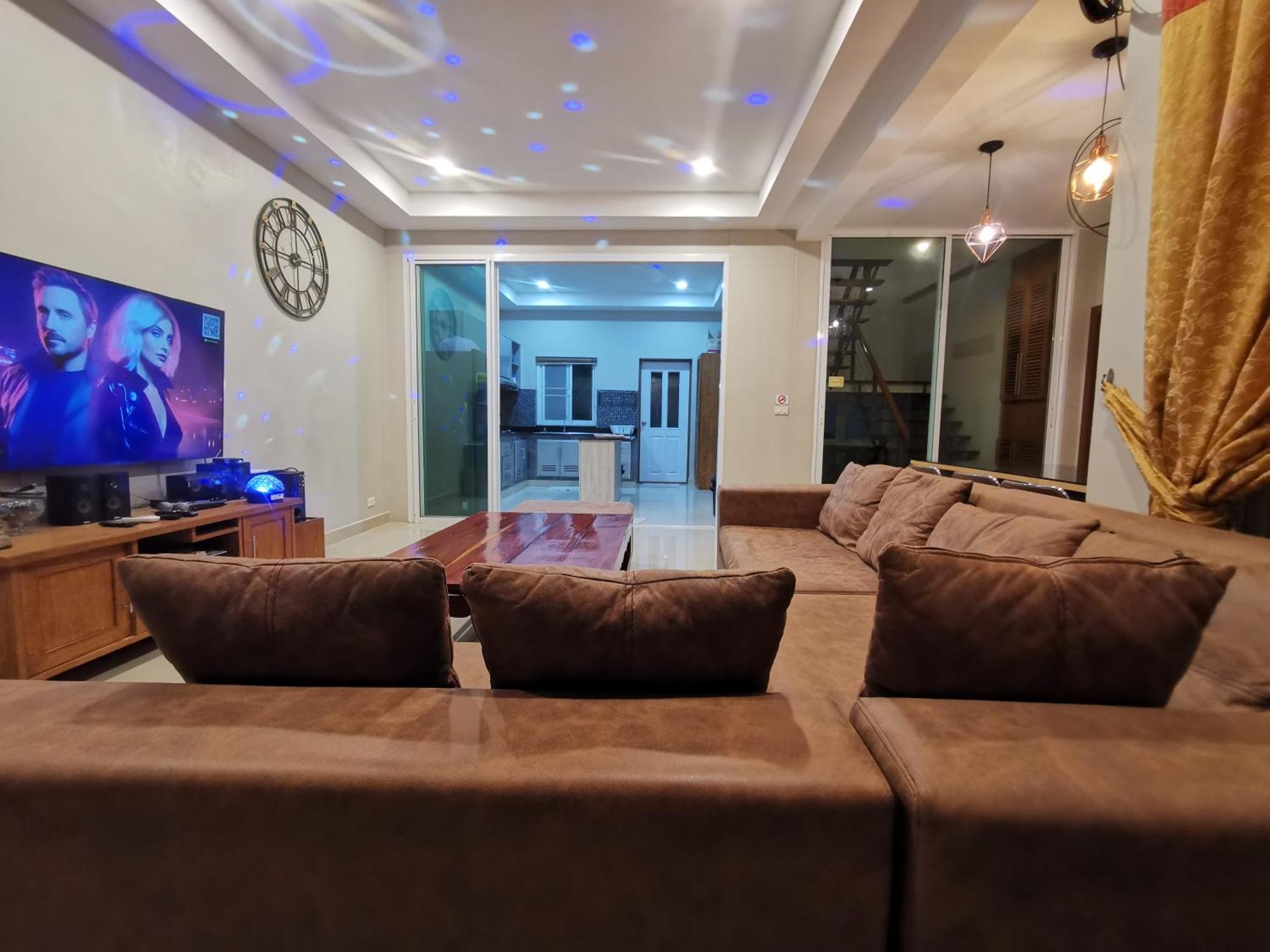 Villa Thepprasit Cosy à Jomtien Beach Extérieur photo