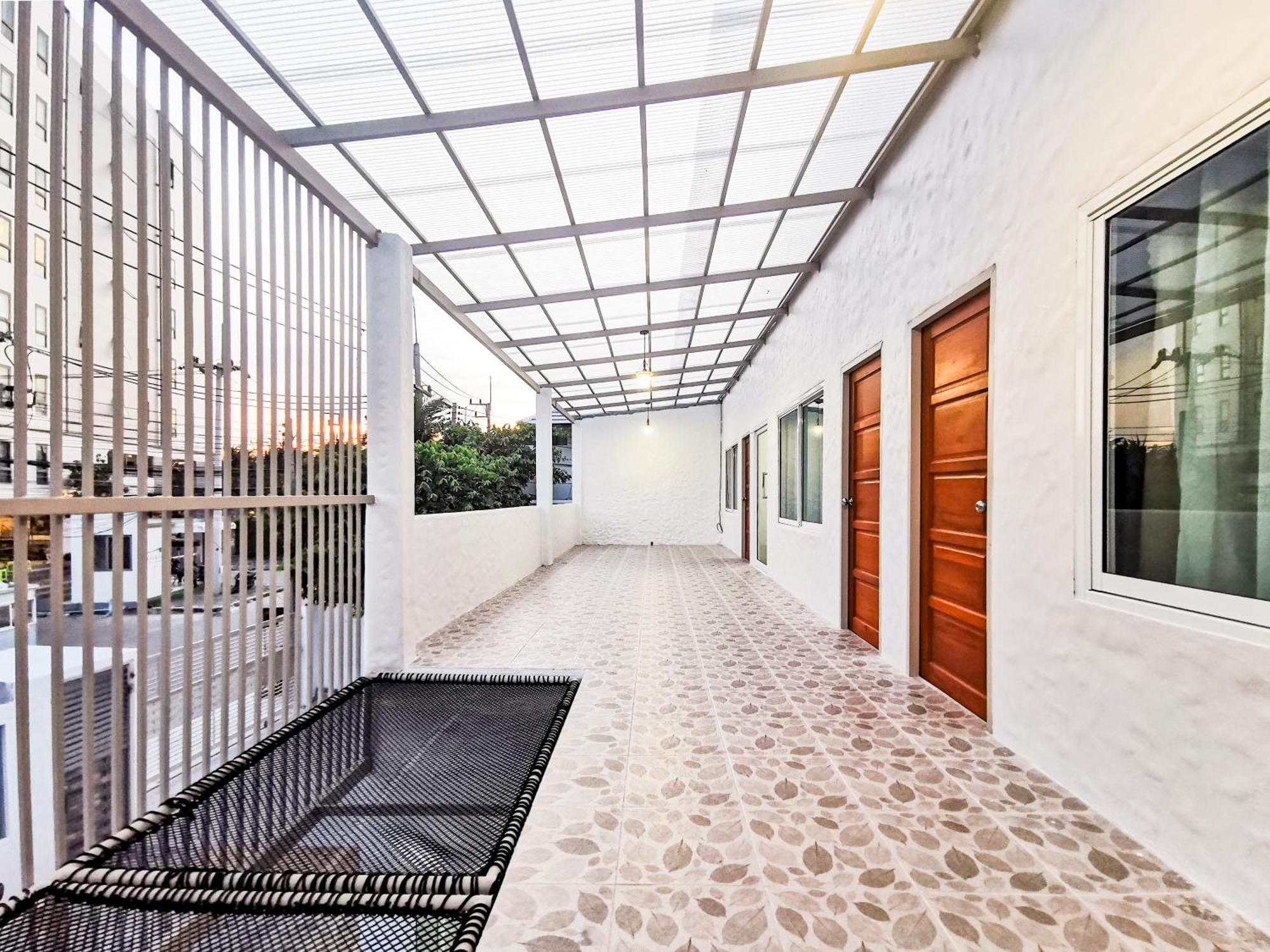 Villa Thepprasit Cosy à Jomtien Beach Extérieur photo