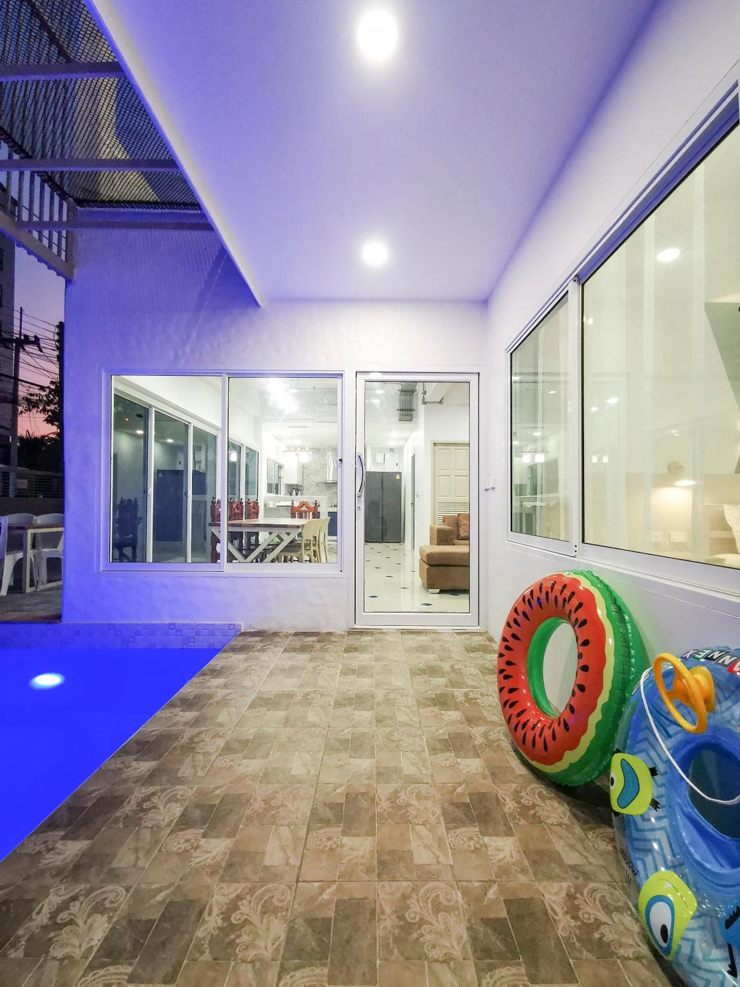 Villa Thepprasit Cosy à Jomtien Beach Extérieur photo