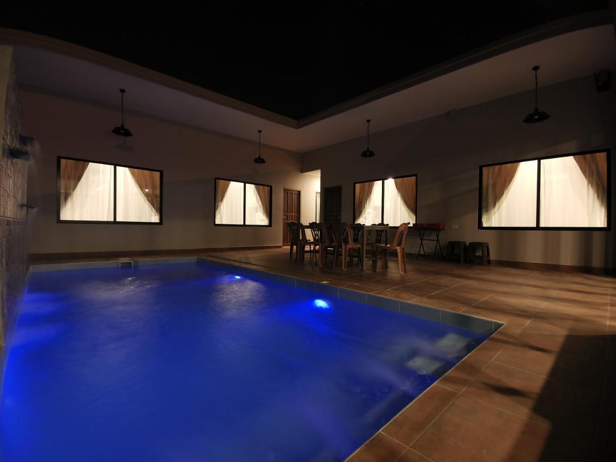 Villa Thepprasit Cosy à Jomtien Beach Extérieur photo
